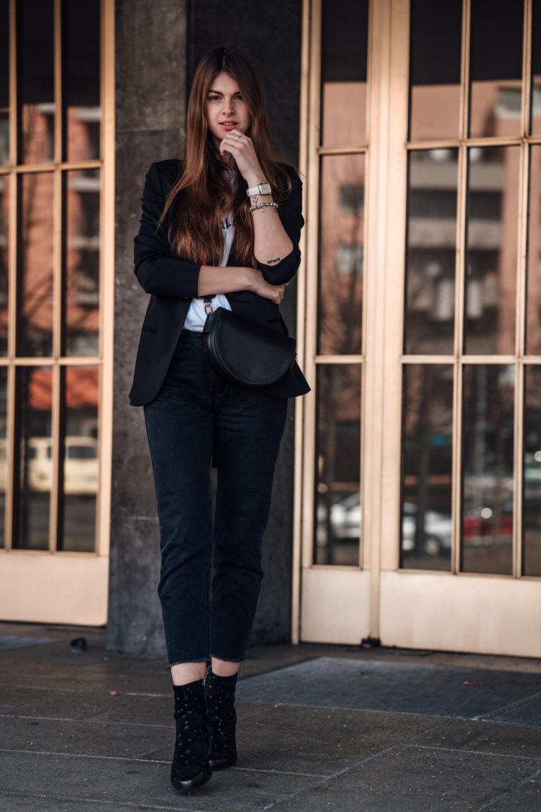 Chic Blazer Combined With Mom Jeans Spring Outfit Modeblog Berlin