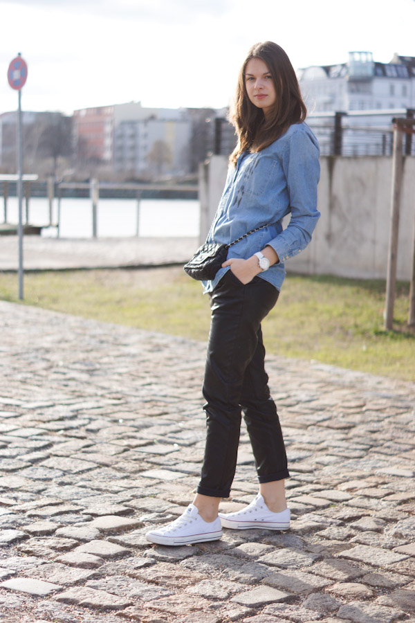 4 Days 4 Ways: How to wear Leather Baggy Pants 4