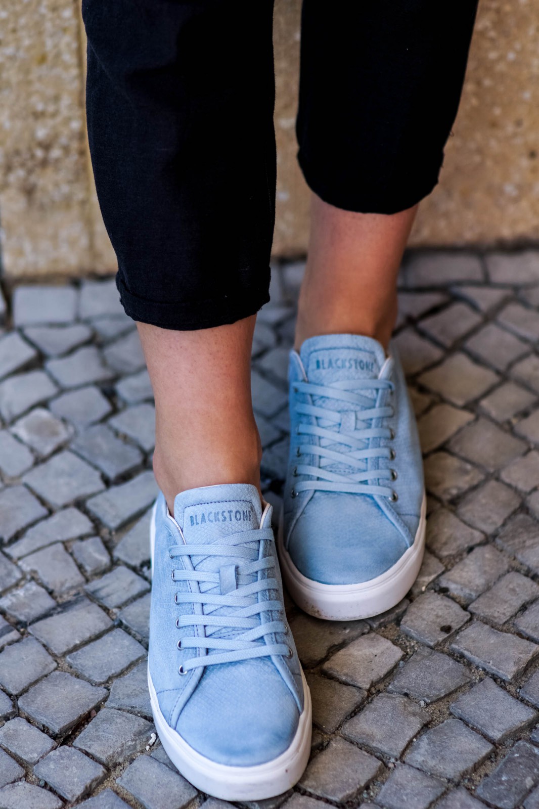 let kapsel Start How to wear Blue Sneakers