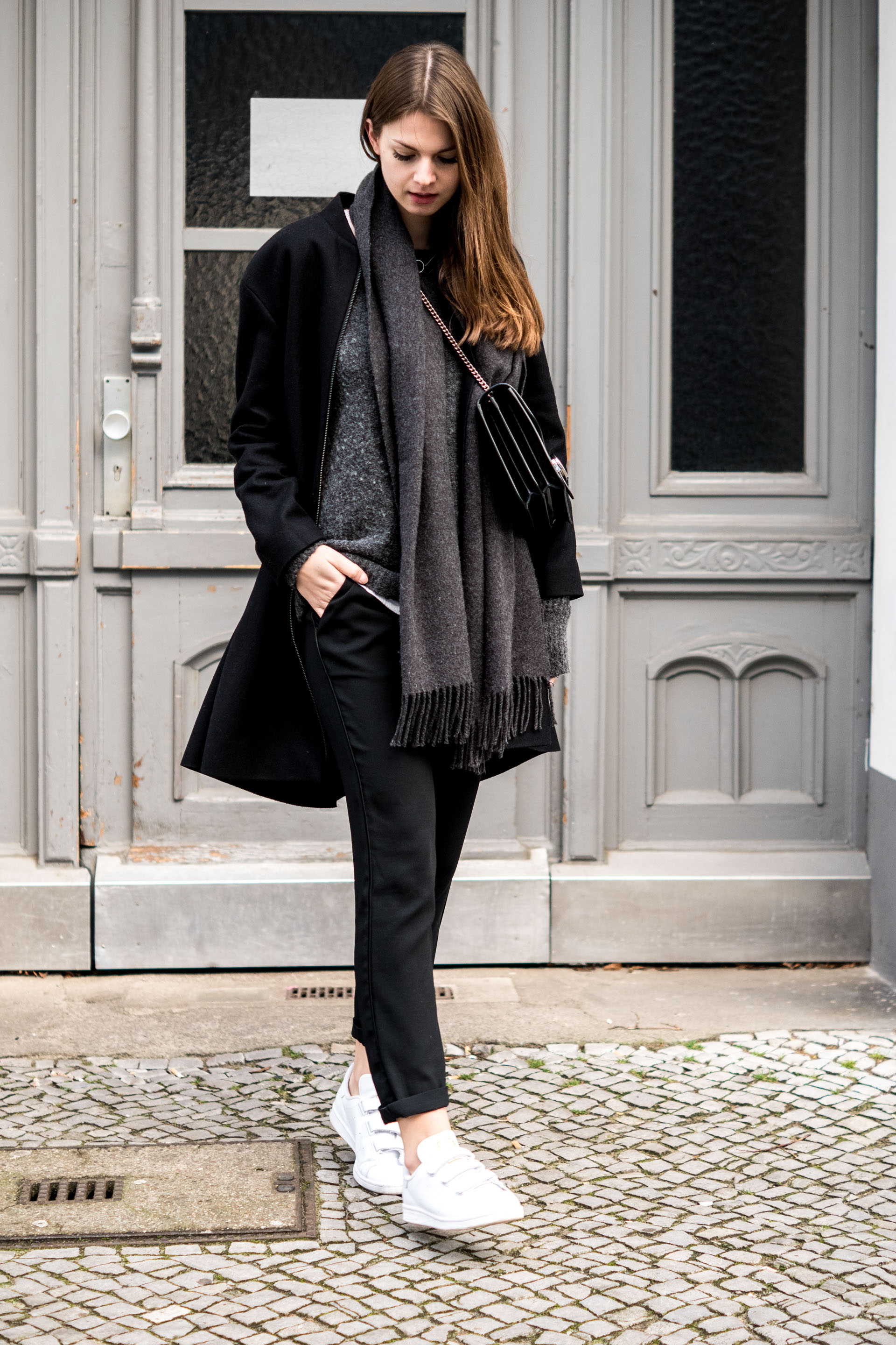 Almost all black outfit || Christmas is over and the year is coming to ...