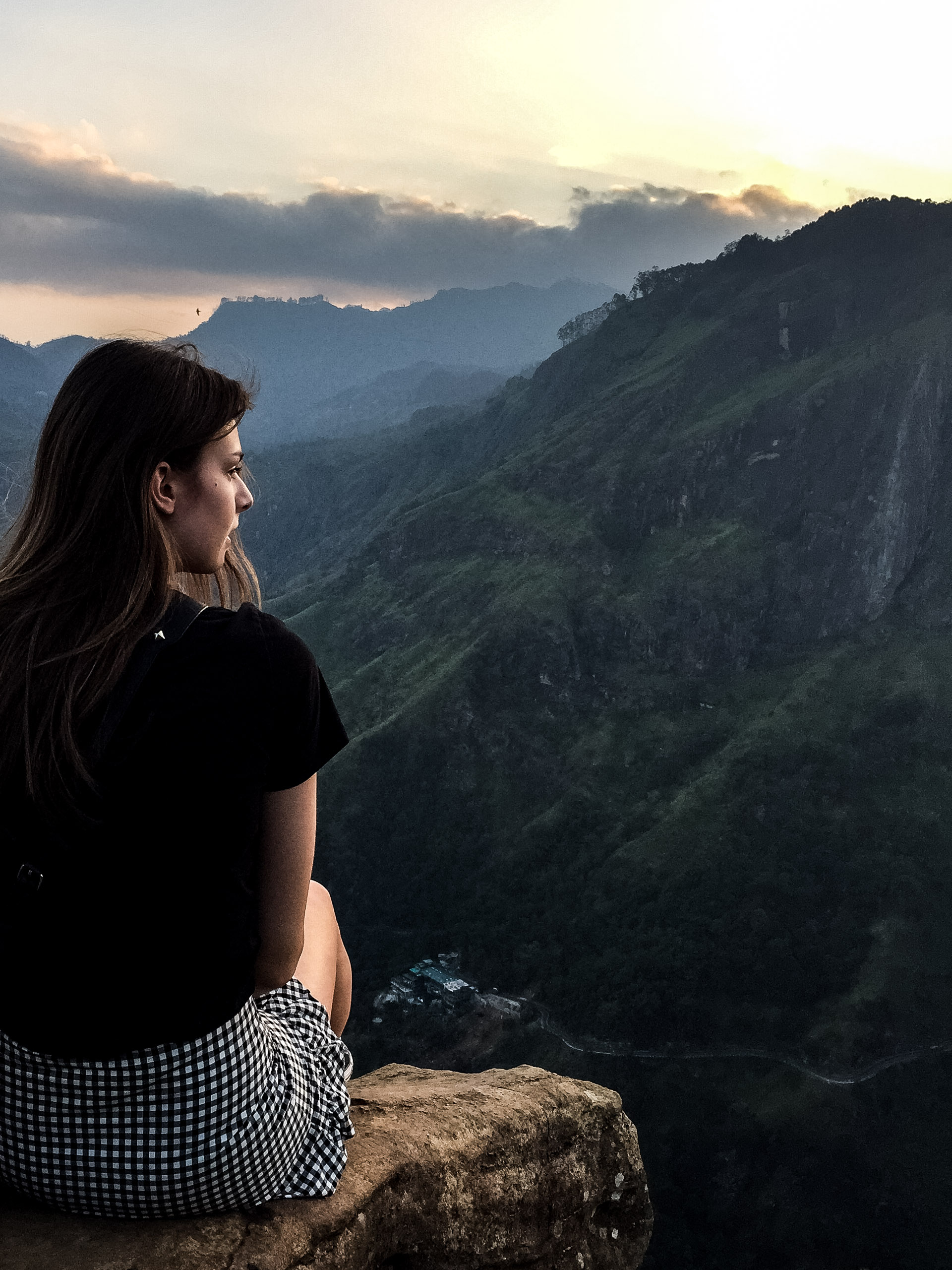 Climbing Little Adam's Peak in Sri Lanka || Travel Blog Germany