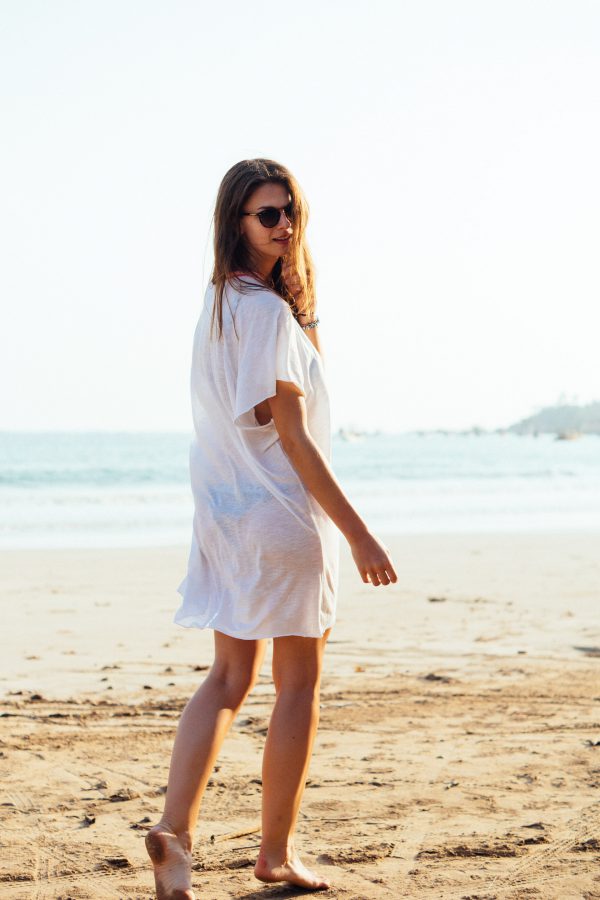 White Beach Dress from Pitusa || Sri Lanka Travel Diary