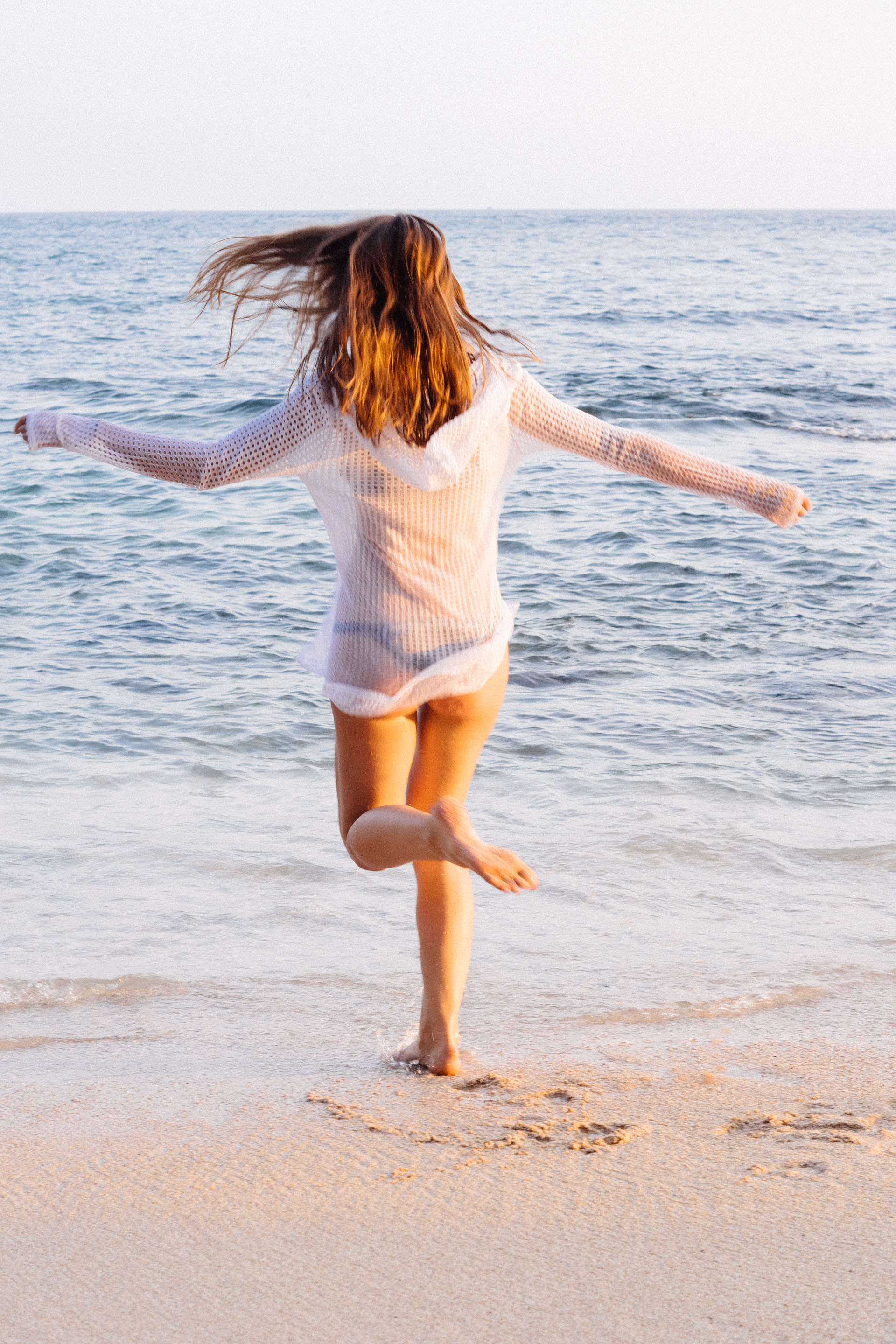 Mesh Hoodie and the Ocean || Secret Beach Sri Lanka