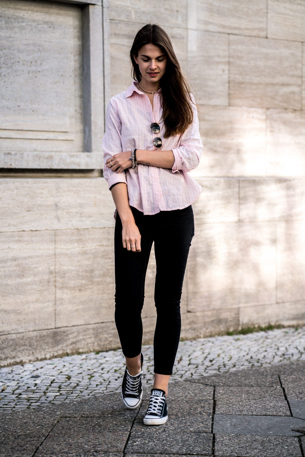 Pink Shirt and Black Jeans || Casual Spring Outfit