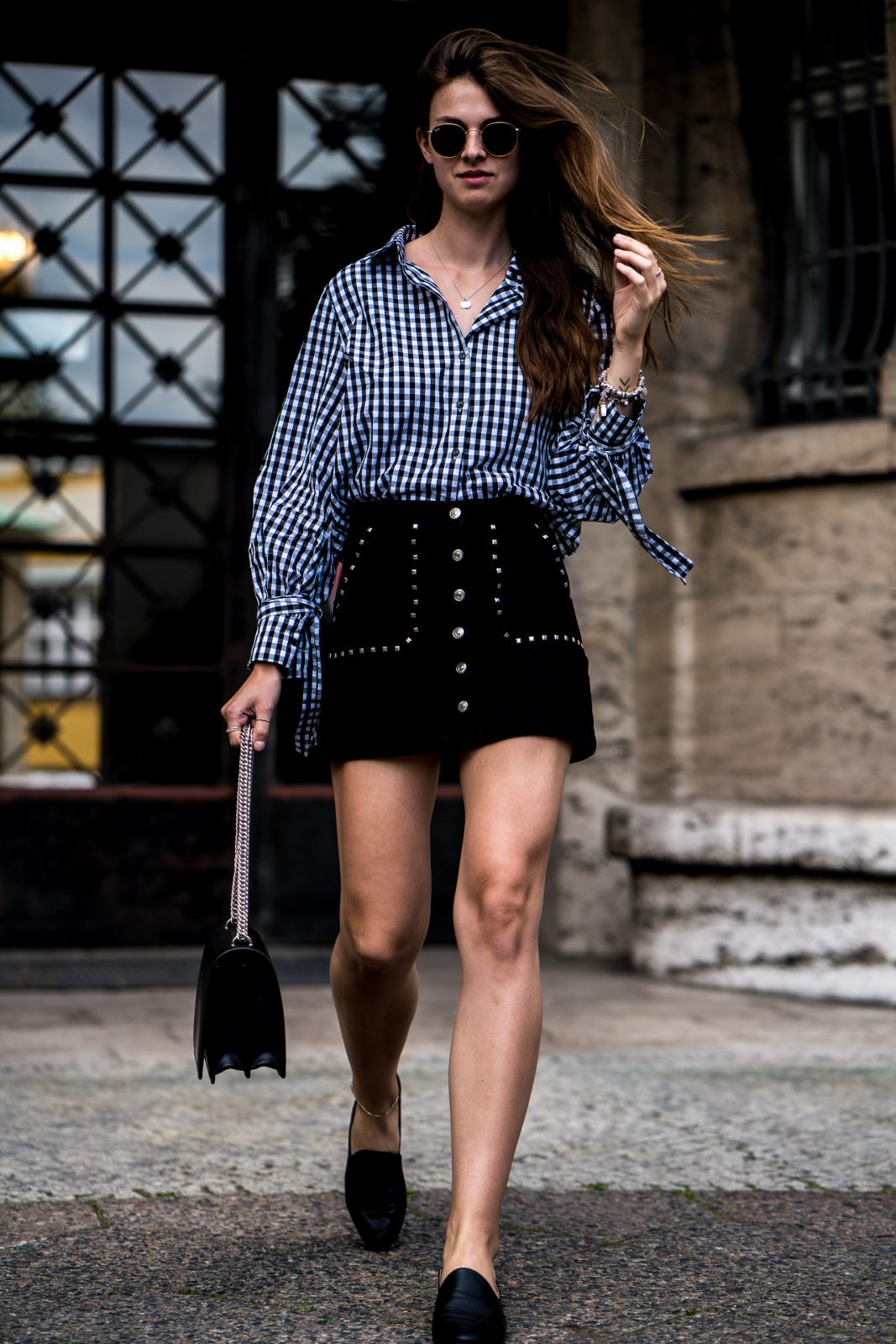 Gingham Shirt and Black Denim Skirt || How to wear gingham