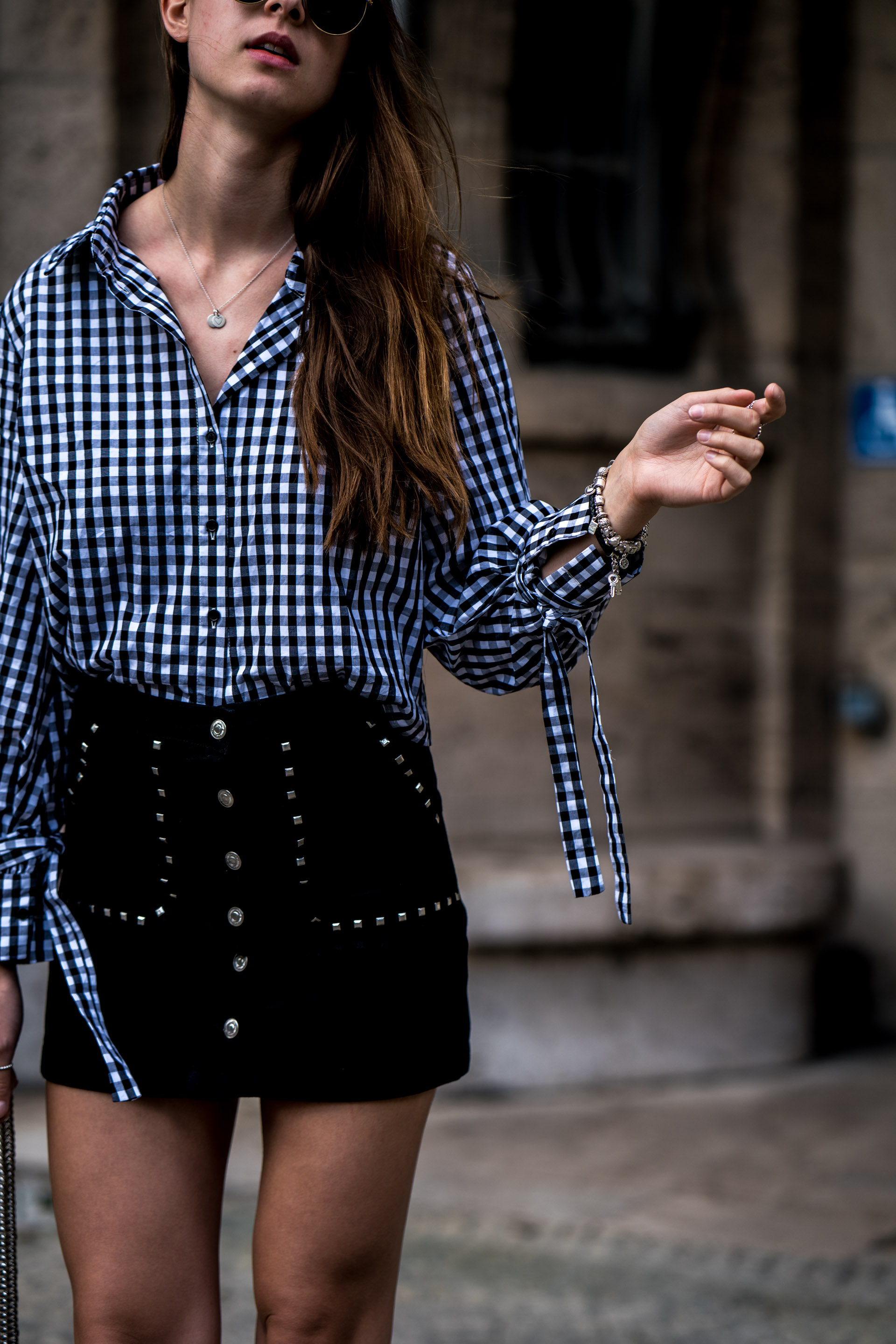 Gingham Shirt and Black Denim Skirt || How to wear gingham