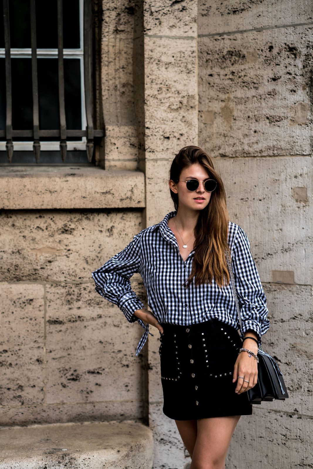 Gingham Shirt and Black Denim Skirt || How to wear gingham