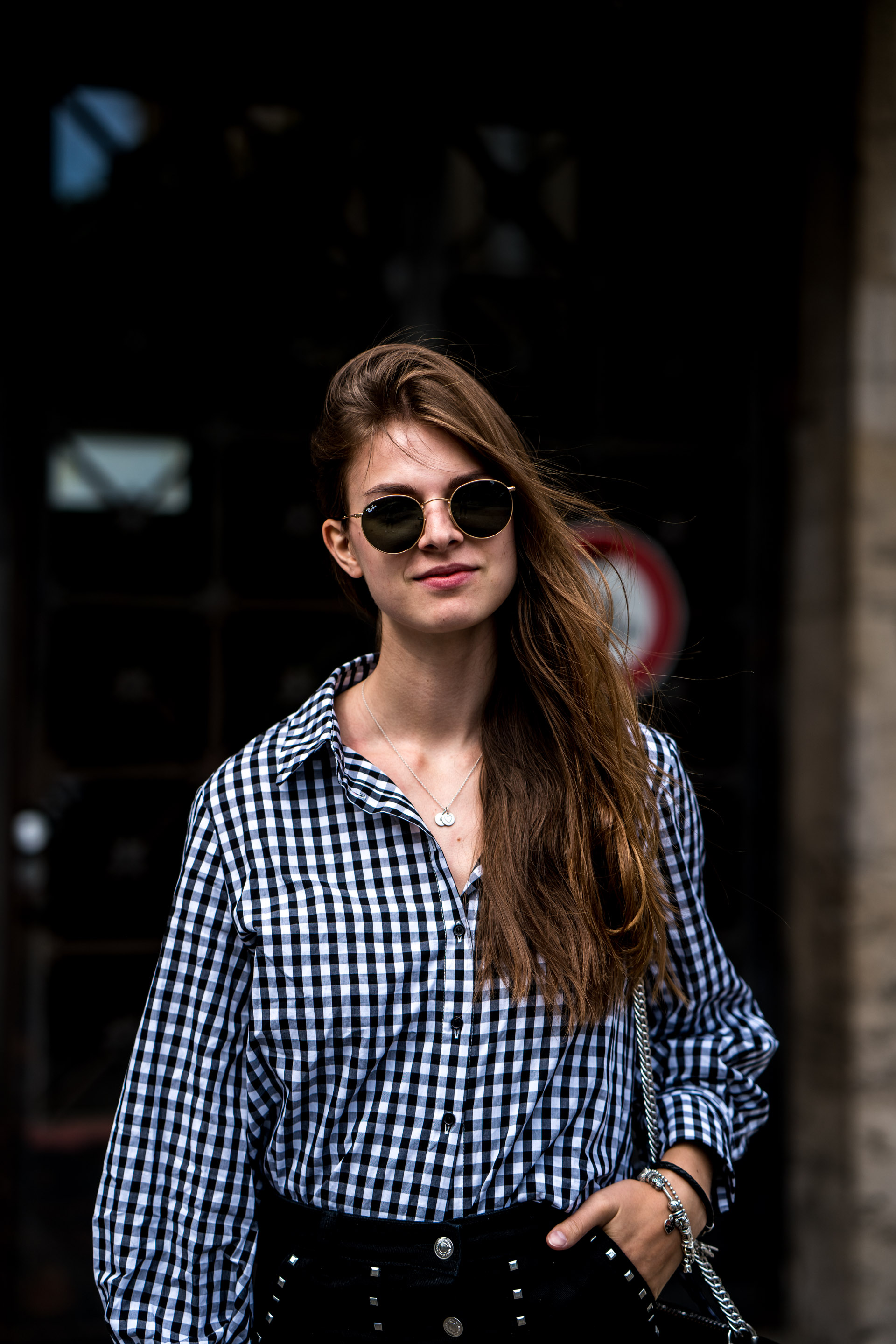 Gingham Shirt and Black Denim Skirt || How to wear gingham