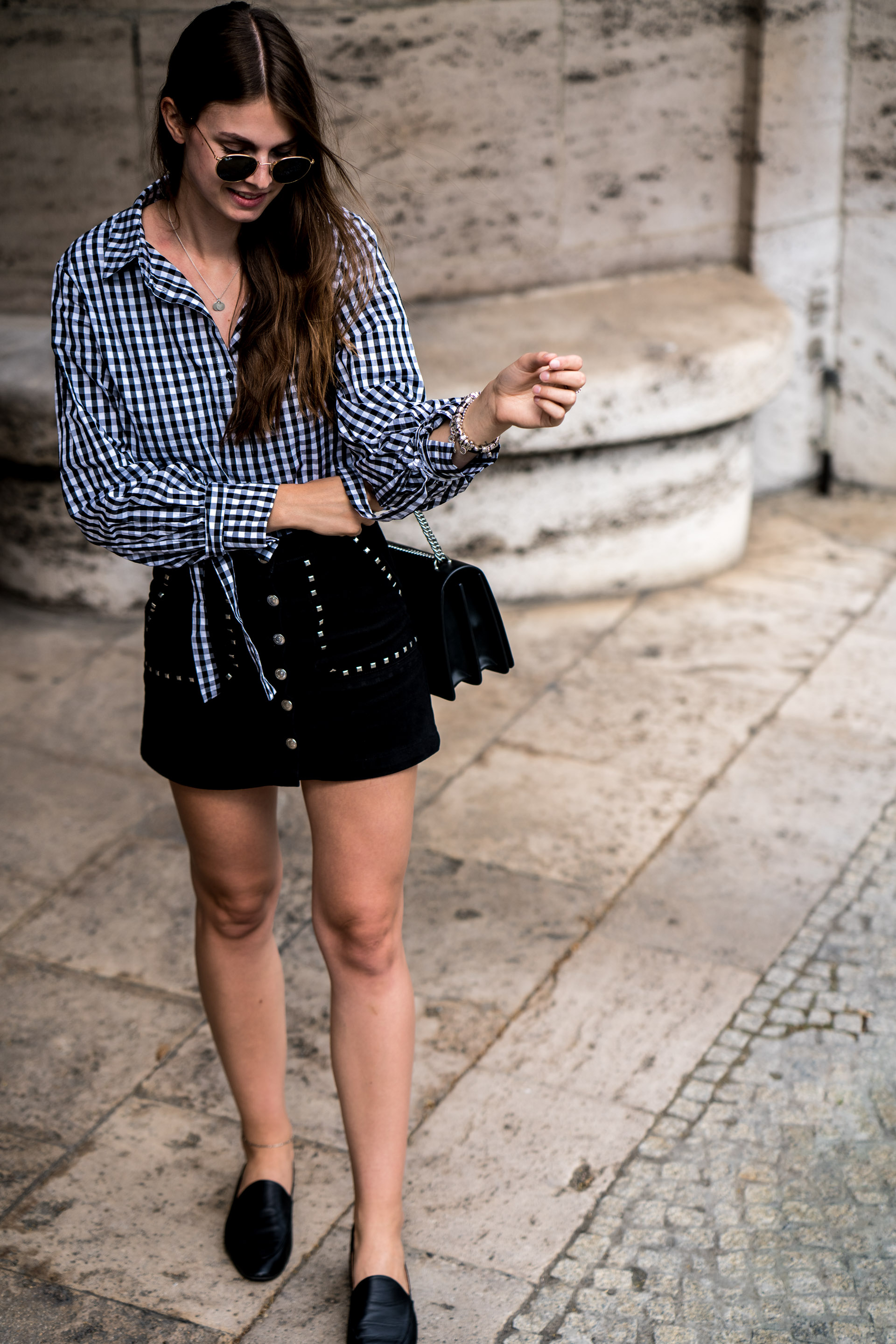 Gingham Shirt and Black Denim Skirt || How to wear gingham