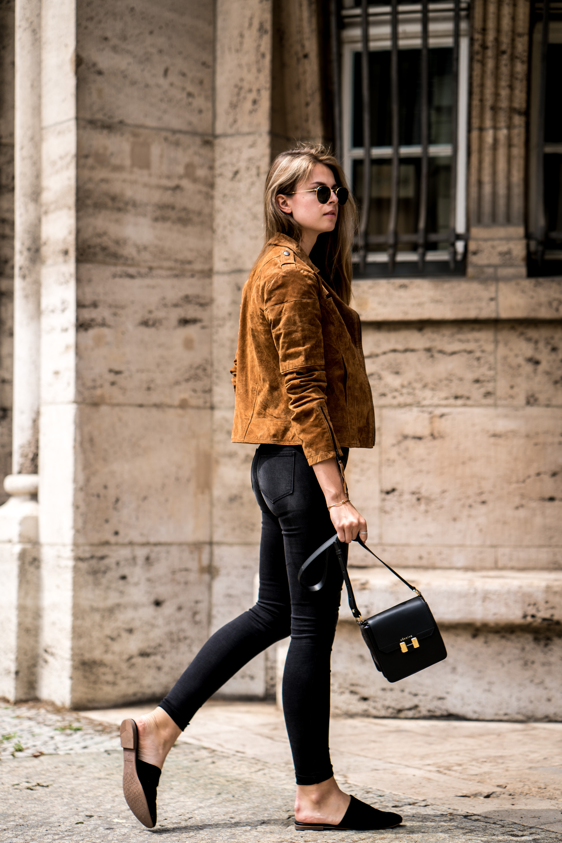 How to wear a brown leather jacket || Fashion Week Outfit || Fashionblog