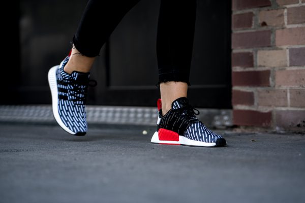 nmd r2 outfit