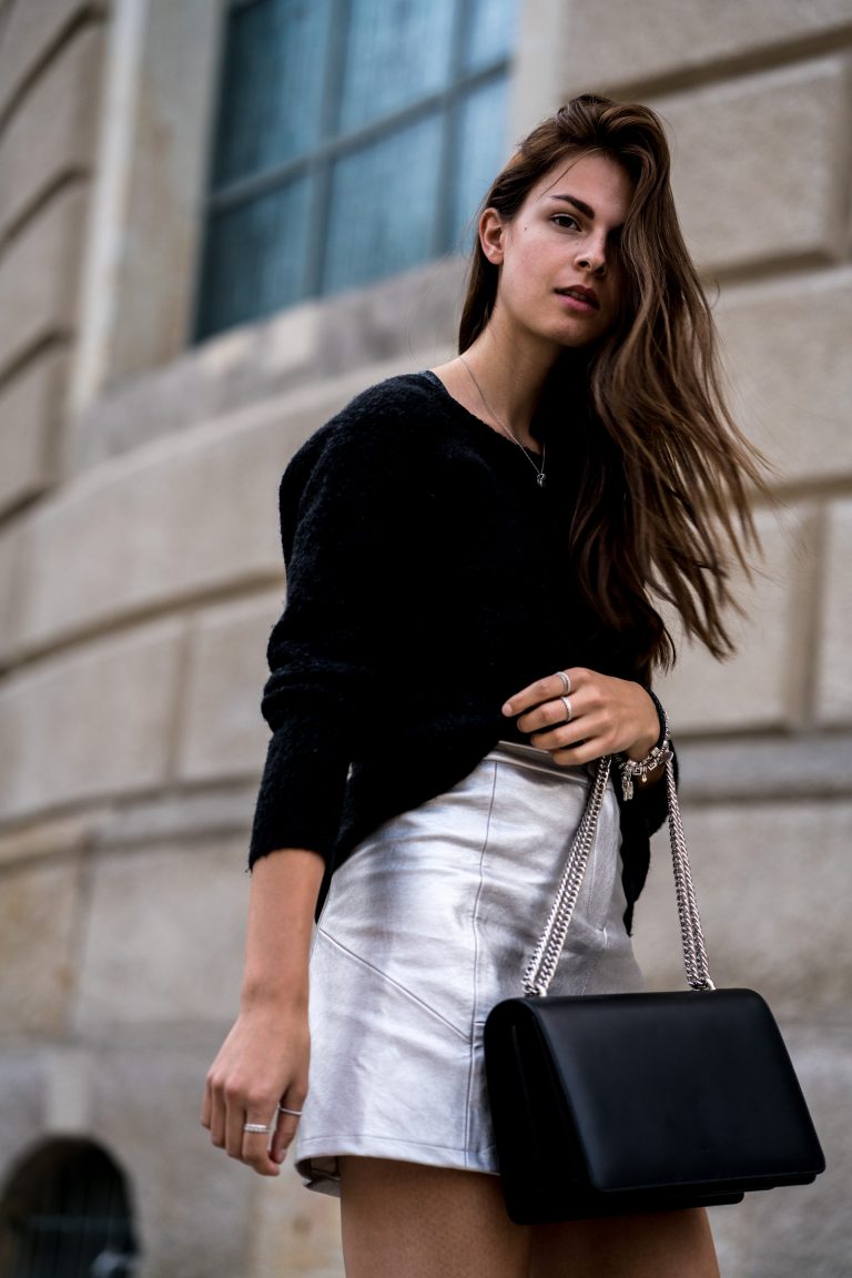 How to combine a silver skirt || Fashionblog Berlin || Autumn Outfit