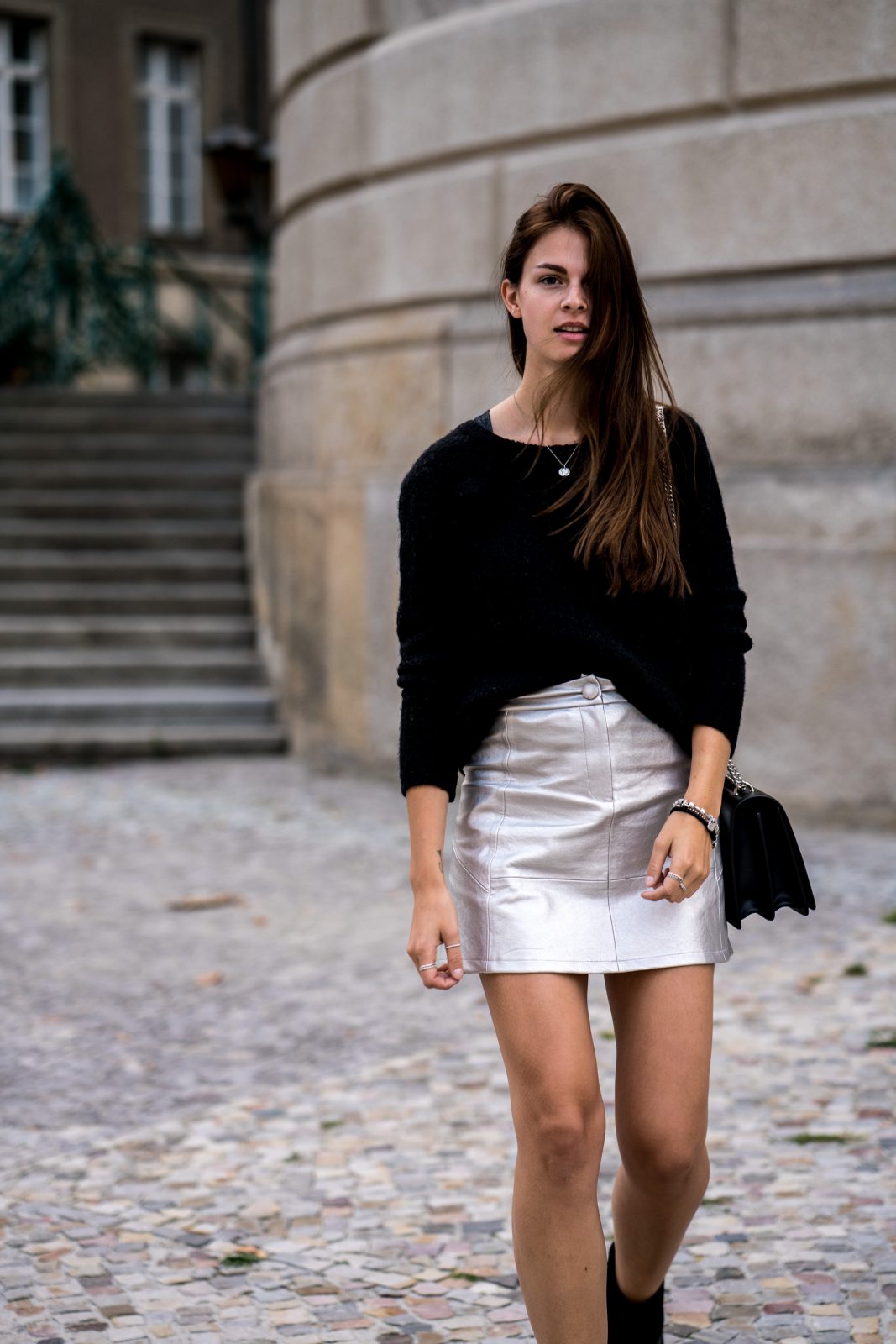 How to combine a silver skirt || Fashionblog Berlin || Autumn Outfit