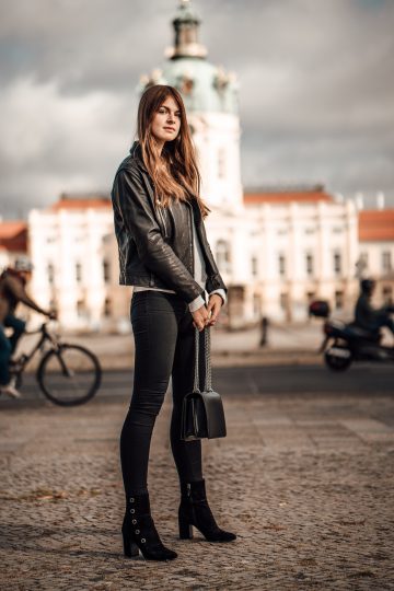Autumn Essentials: black boots and leather jacket || Fashionblog Berlin