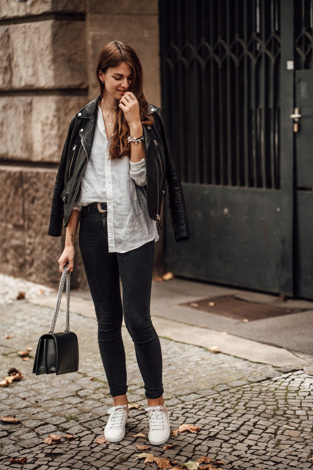 Woman's Outfit Idea: Leather Jacket and White Shirt || Casual Chic Outfit