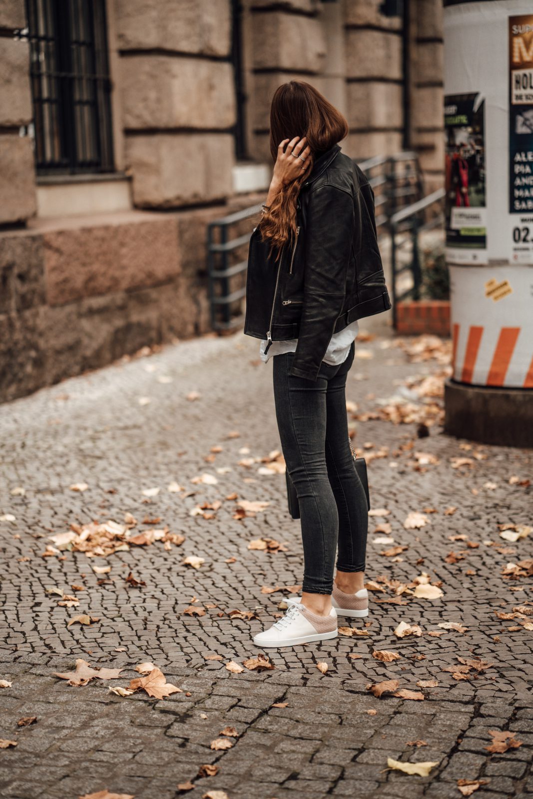 Woman's Outfit Idea: Leather Jacket and White Shirt || Casual Chic Outfit