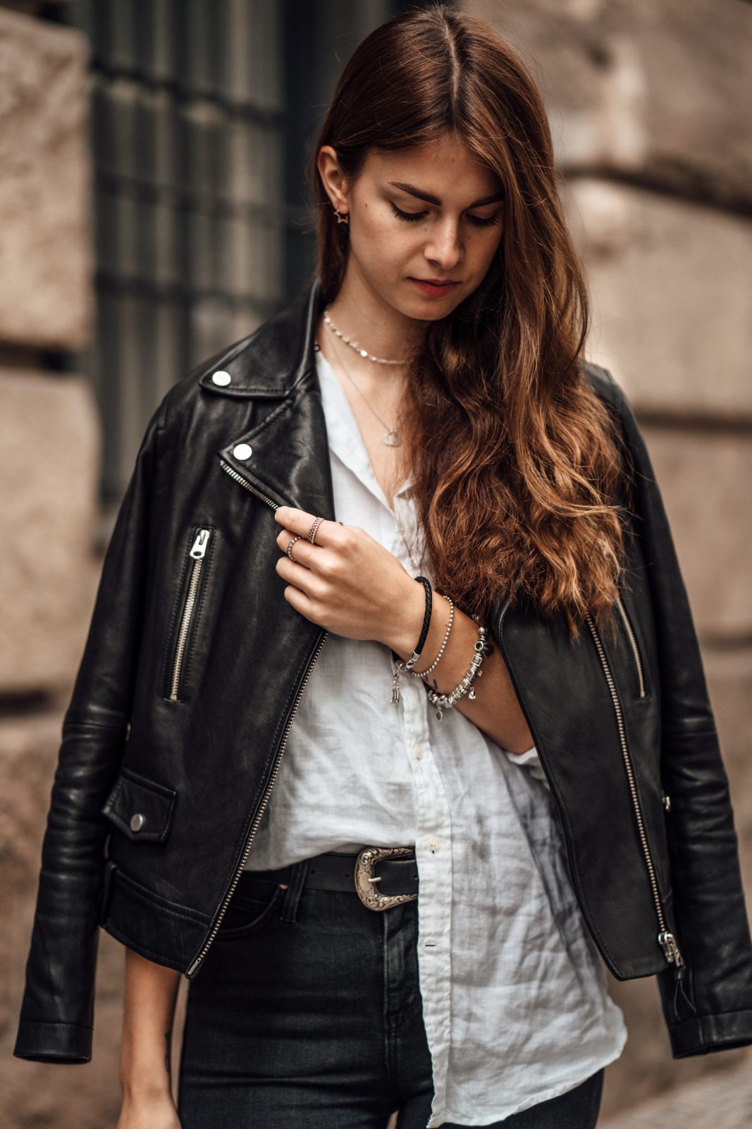 Womans Outfit Idea Leather Jacket And White Shirt Casual Chic Outfit 3898