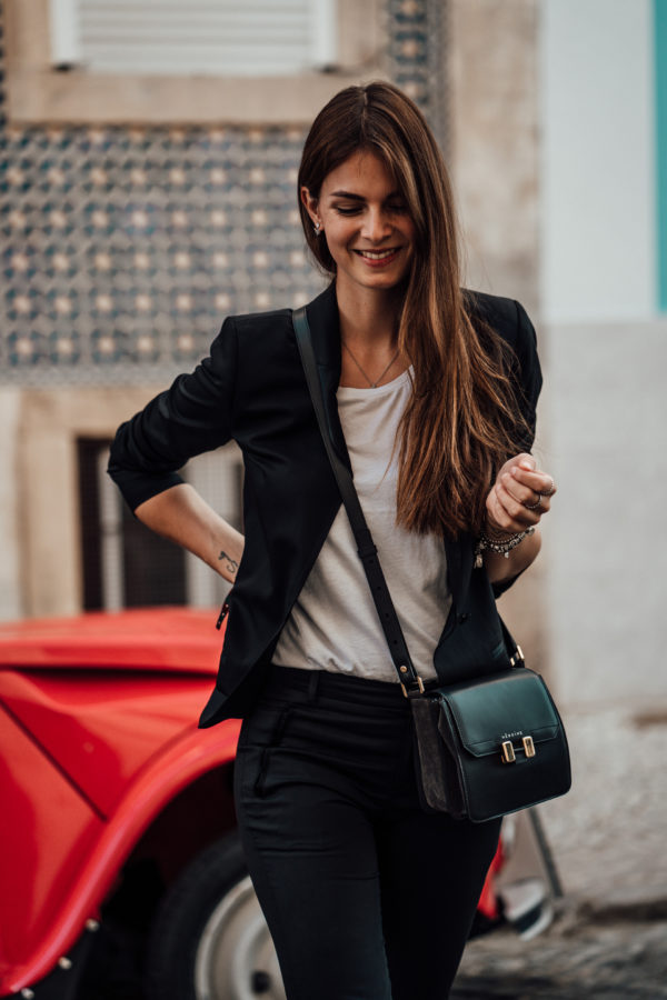 How to wear a women's suit to the office || Fashionblog Berlin