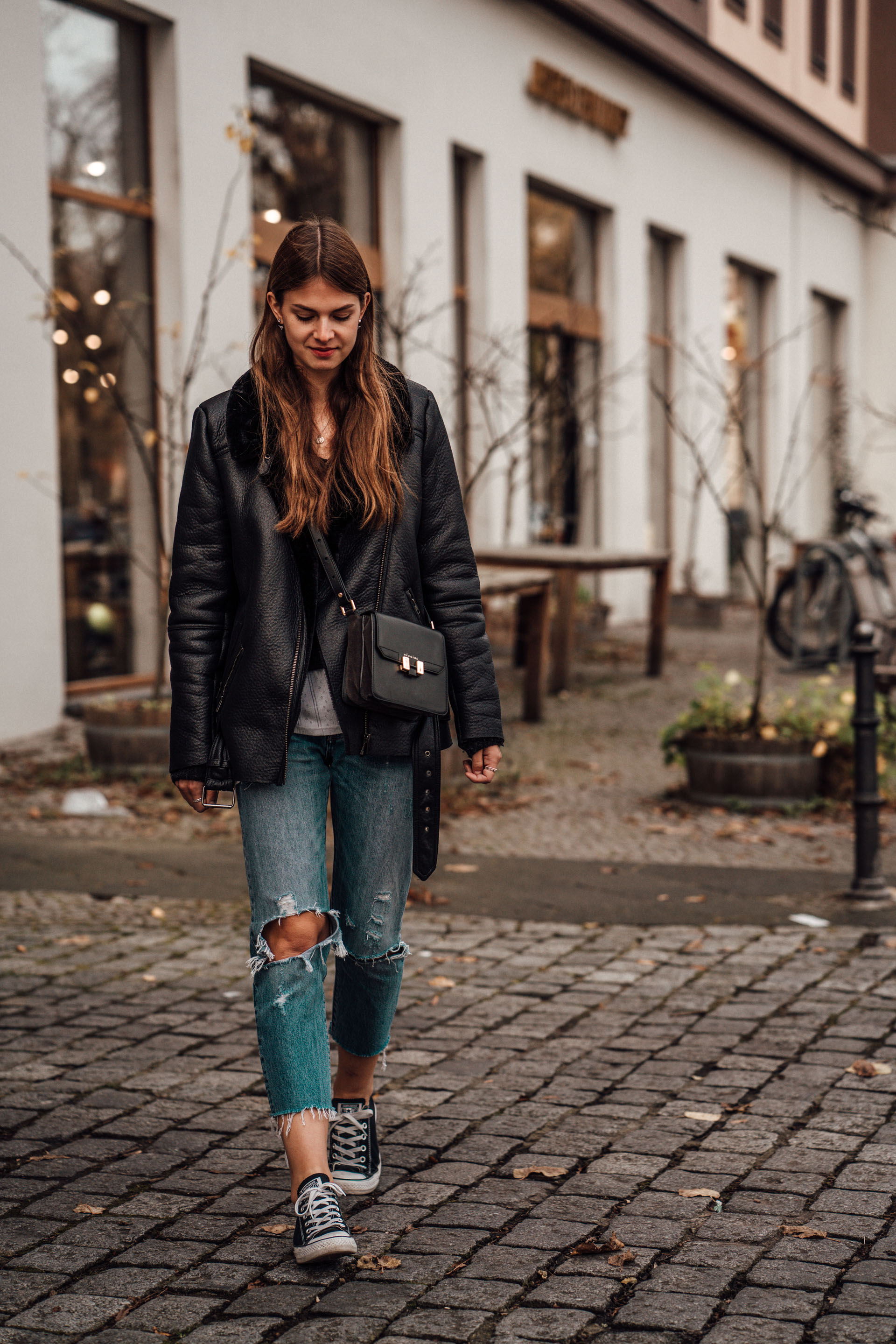 How to wear a shearling jacket this winter || Fashionblog Berlin