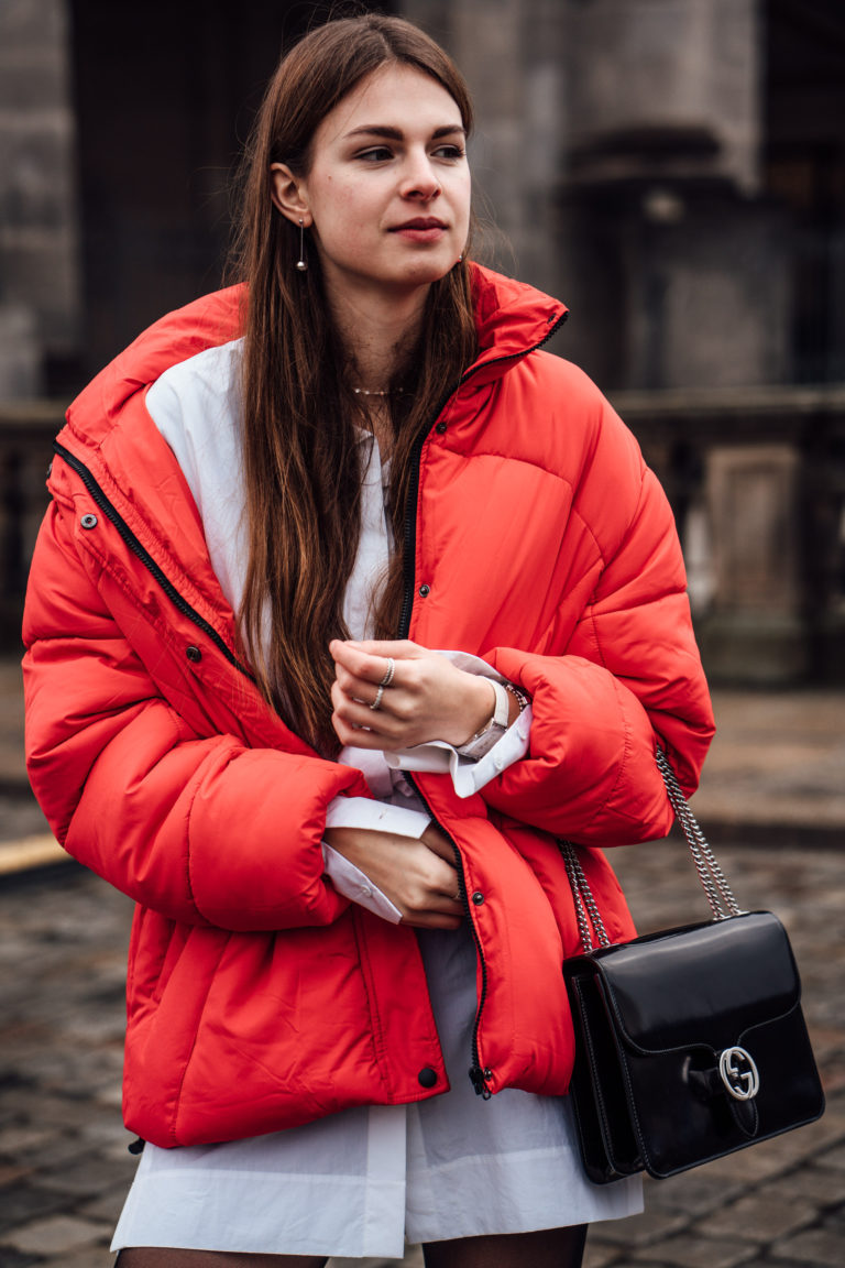 How to style a red puffer jacket || Berlin Fashion Week Streetstyle