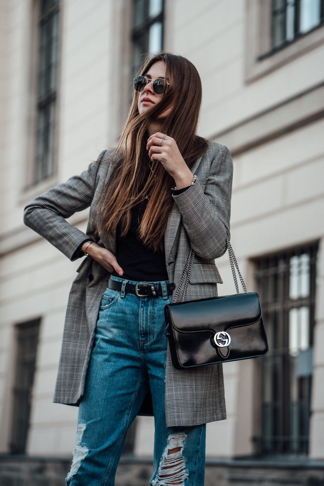 Winter Style: plaid coat combined with a black turtleneck || Modeblog ...