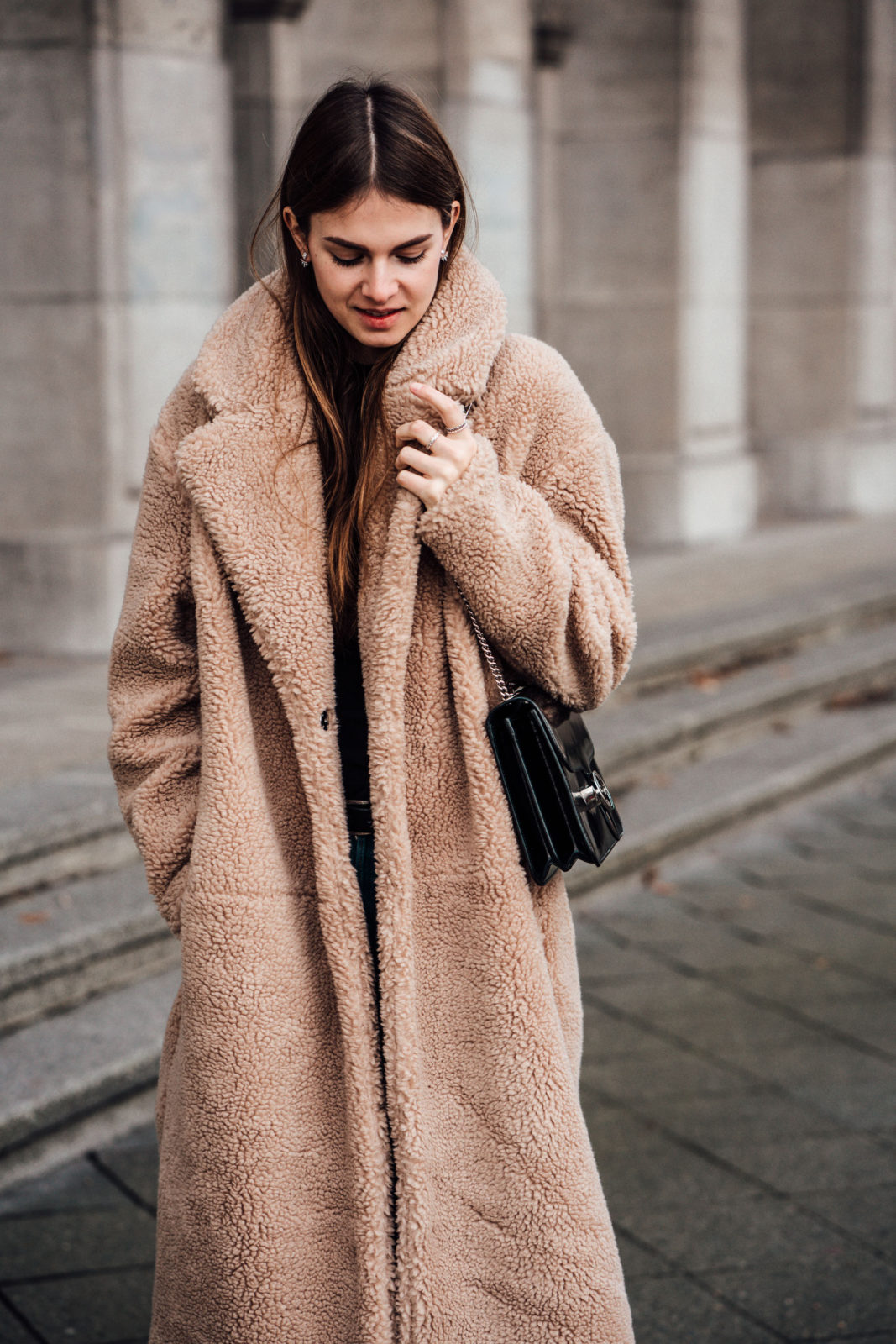 How to wear a teddy coat this winter 2018 || Fashionblog Berlin