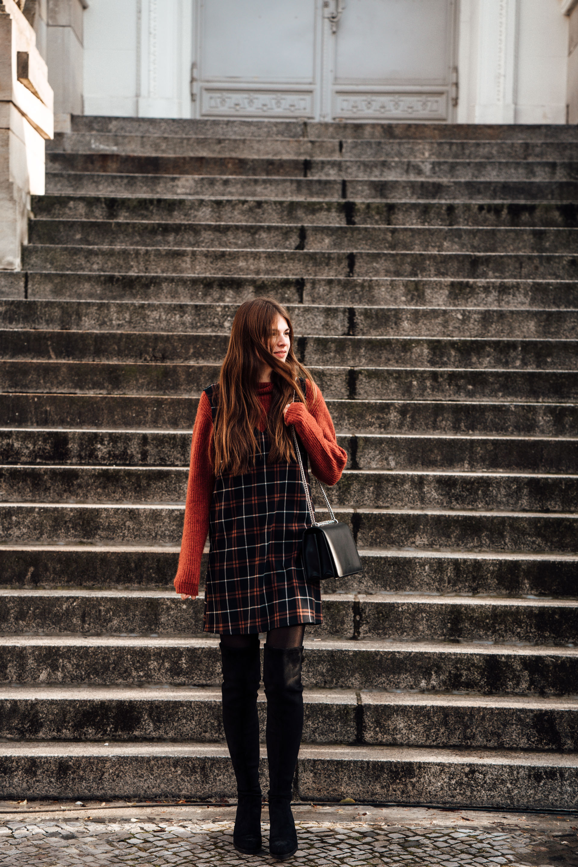 Winter Style: How to wear a dress over a sweater || Fashionblog Berlin