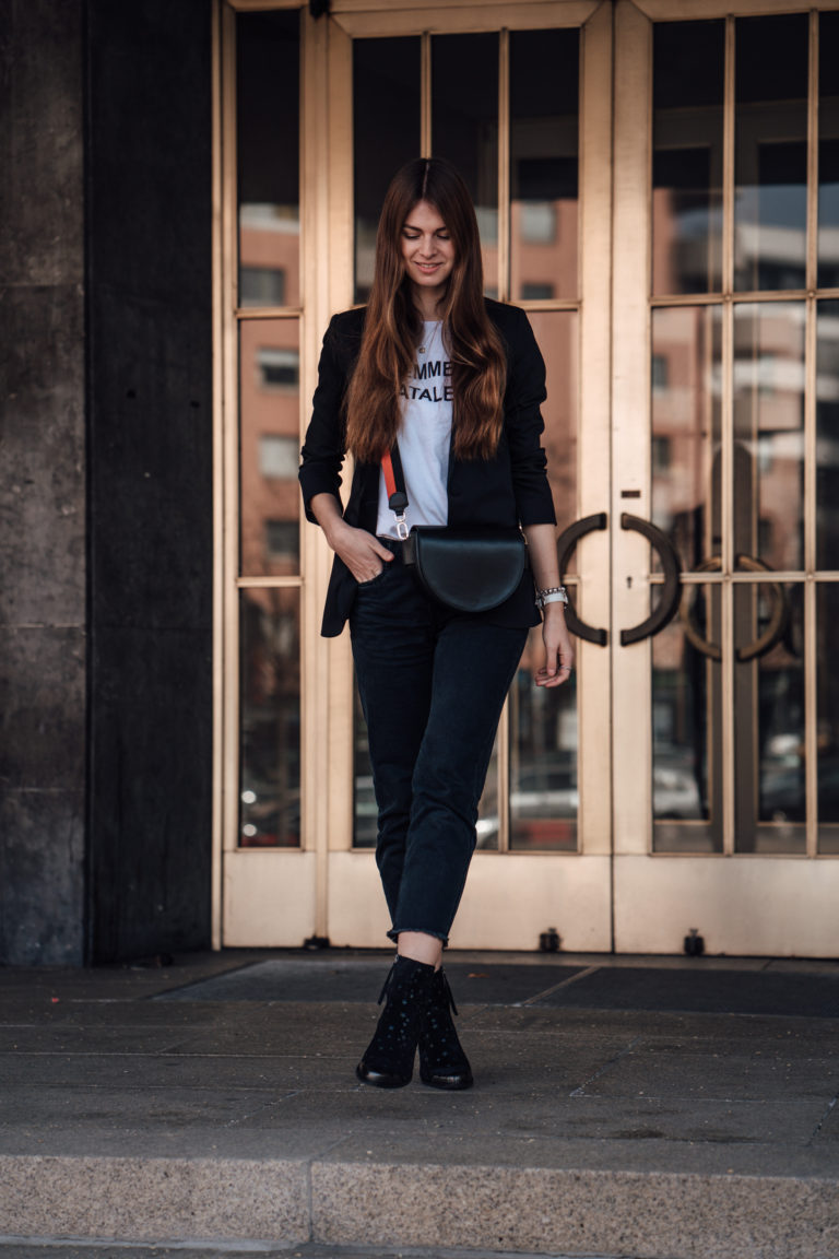 Chic Blazer combined with Mom Jeans || Spring Outfit || Modeblog Berlin