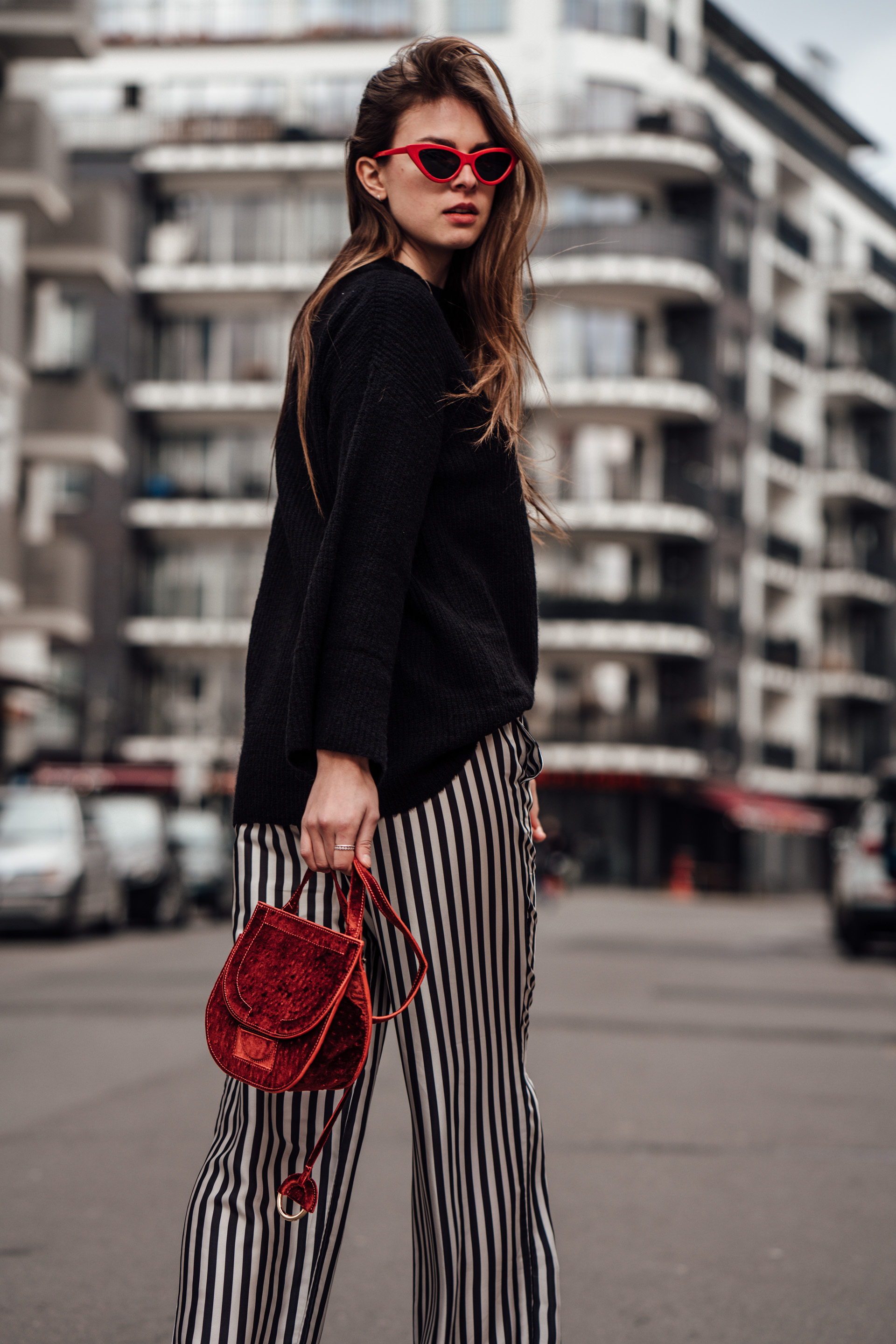How to style wearing striped pants this season spring outfit