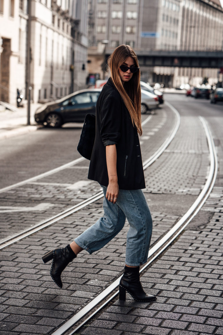 Casual Chic Autumn Outfit: Baggy Pants and Blazer || Fashionblog Berlin