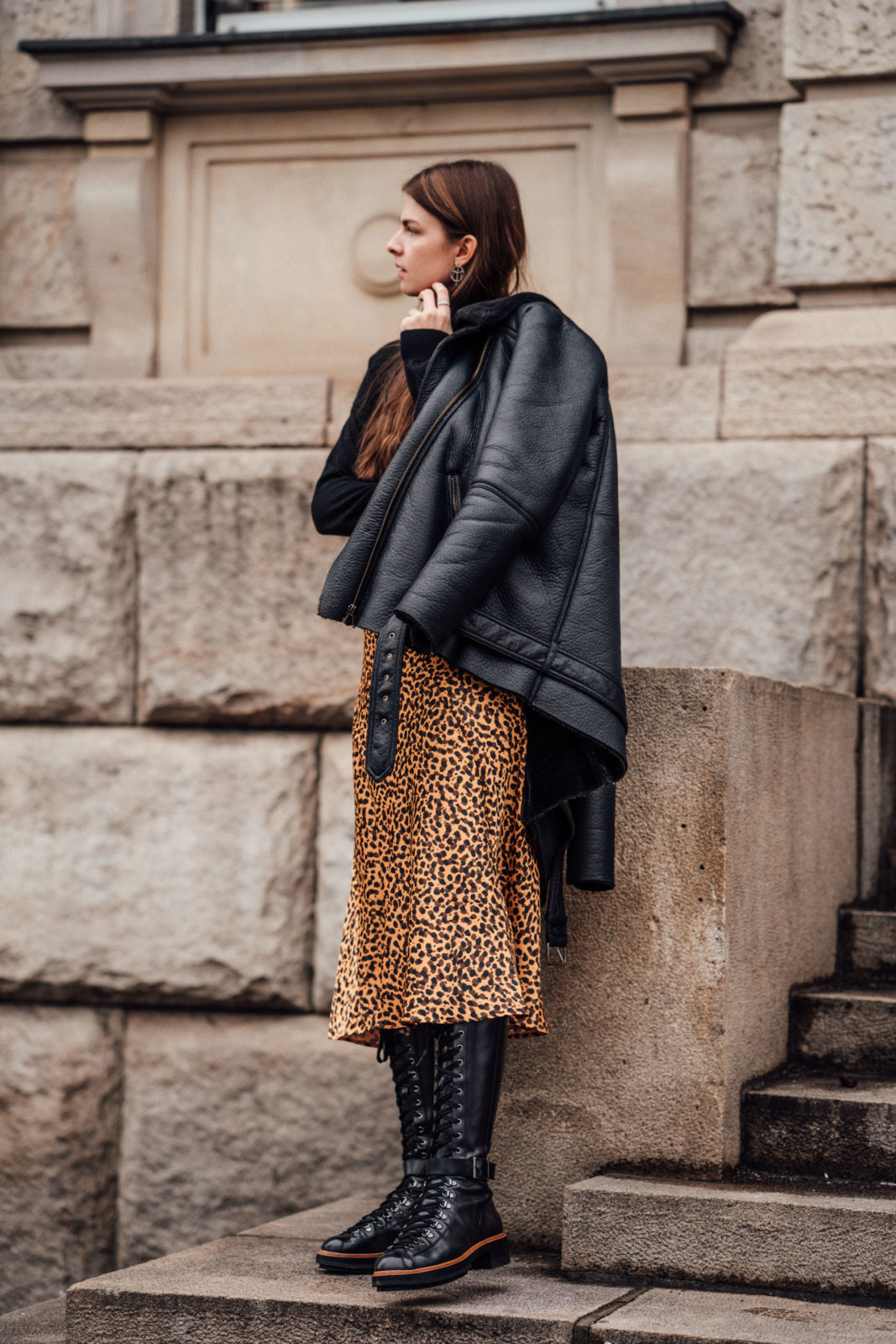 Winter Outfit with Midi Skirt, Shearling Jacket and Leather Boots