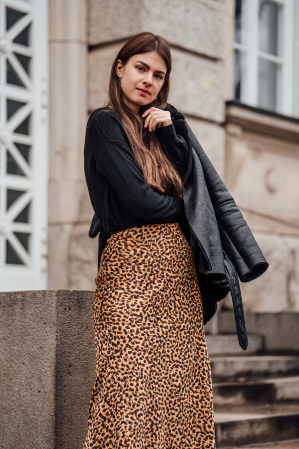 Winter Outfit with Midi Skirt, Shearling Jacket and Leather Boots