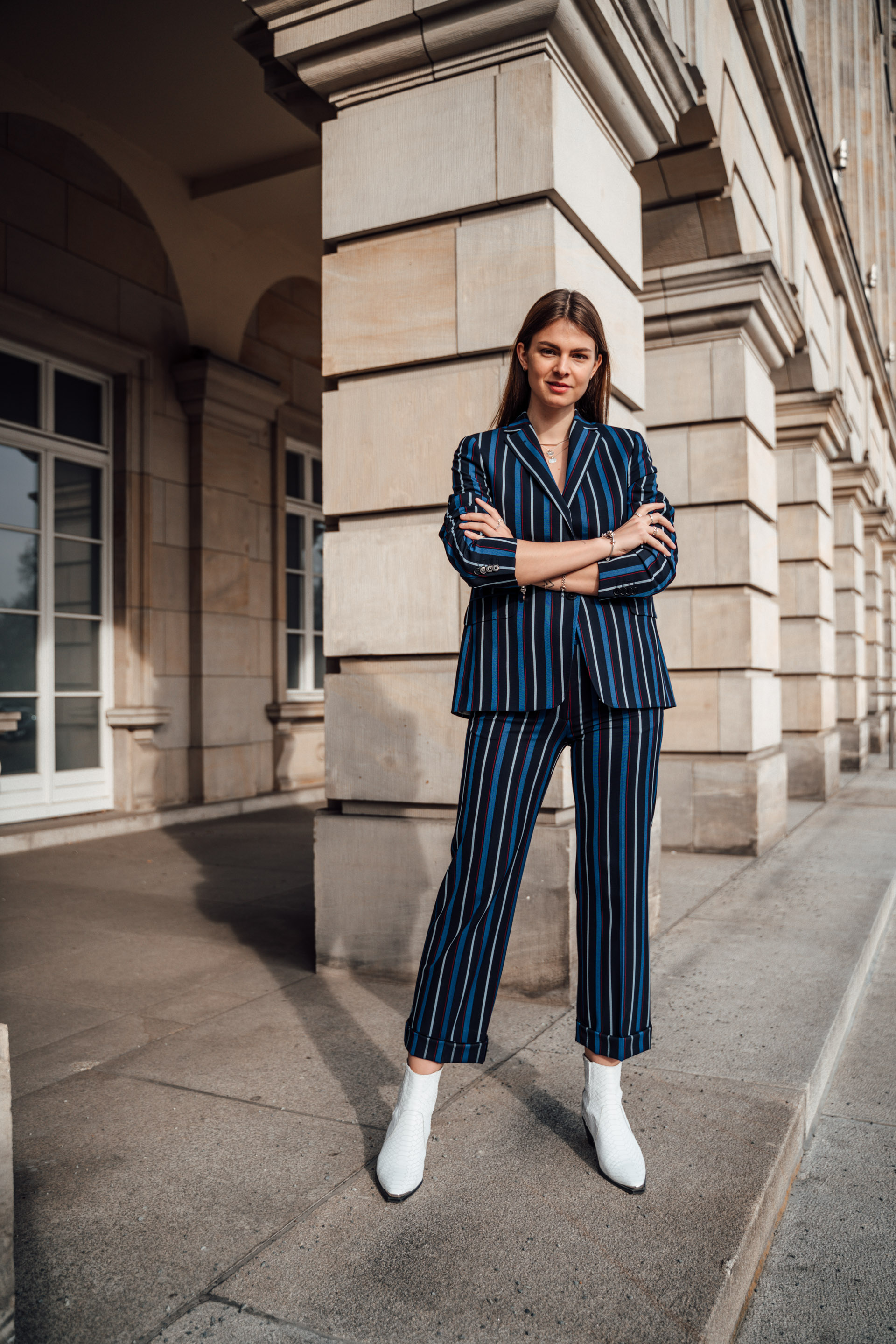 Spring Office Outfit: Striped Suit and White Boots || Fashionblog Berlin