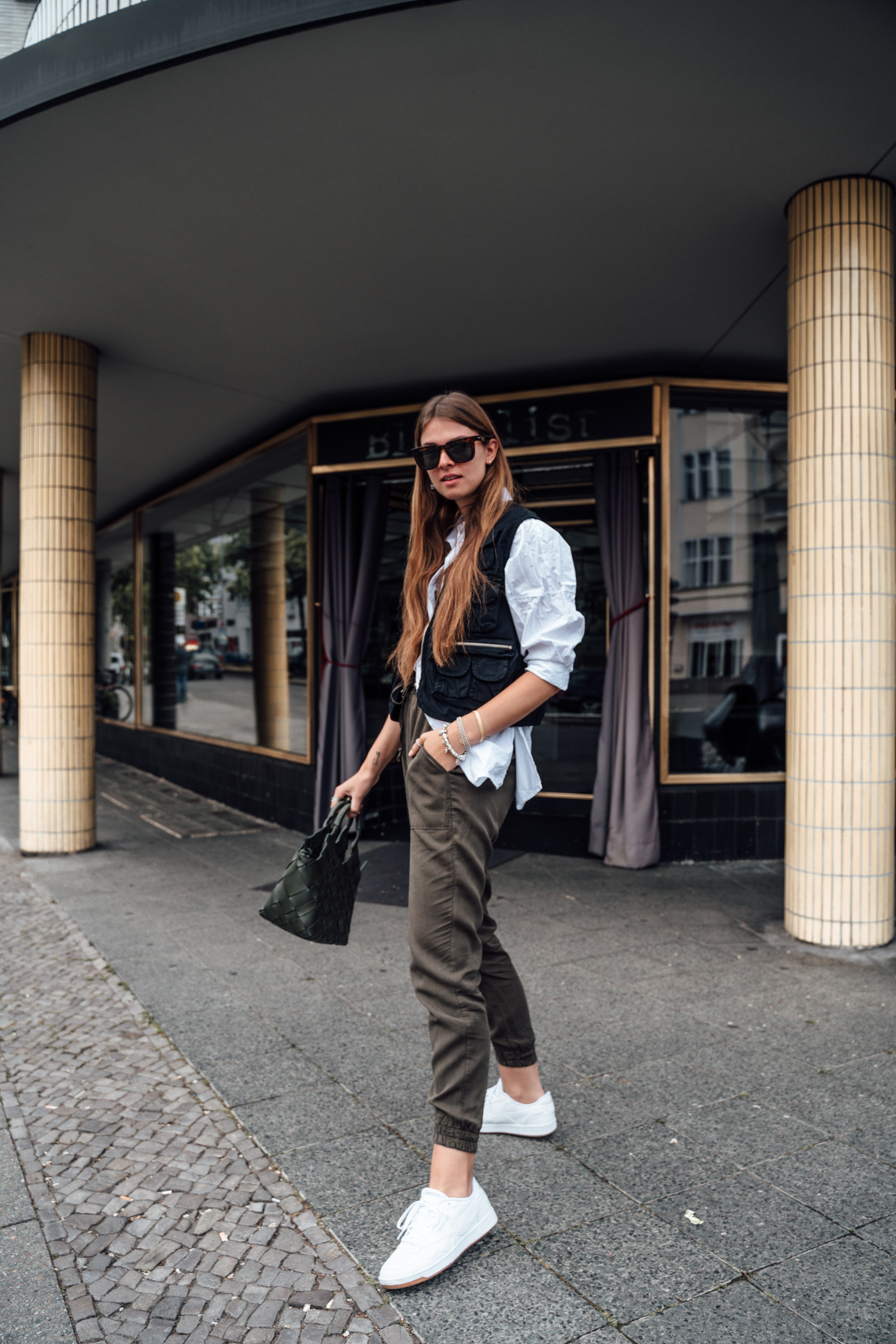 How to wear a utility vest || Fashionblog Berlin