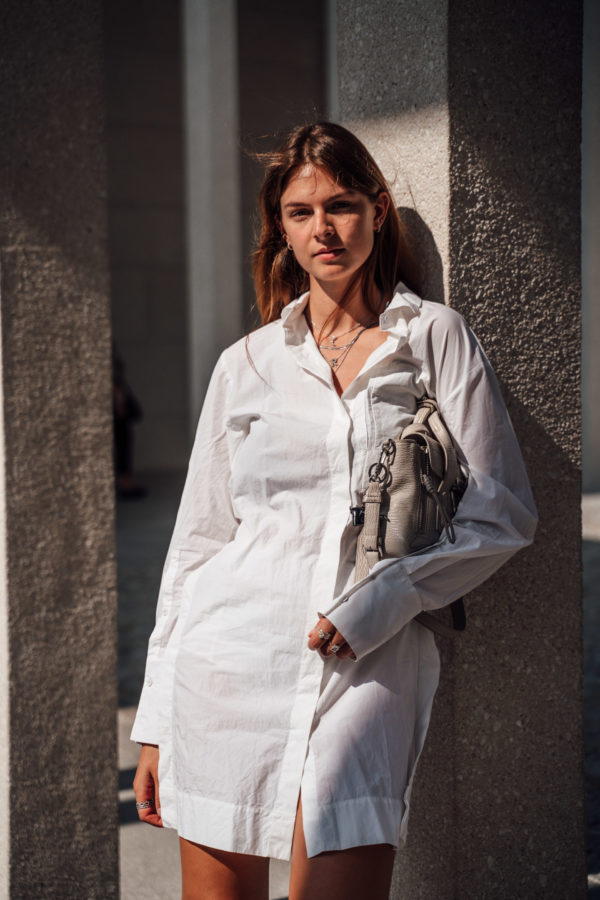 How to wear a white shirt dress in autumn || Fashionblog Berlin